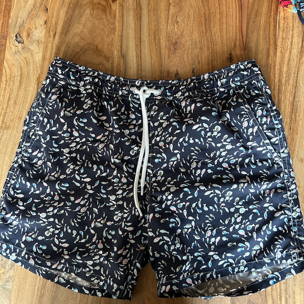 J Crew men’s swim trunk fully lined. Hardly worn